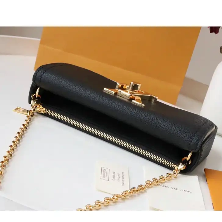 2205DJ0028 LV Bag 0726